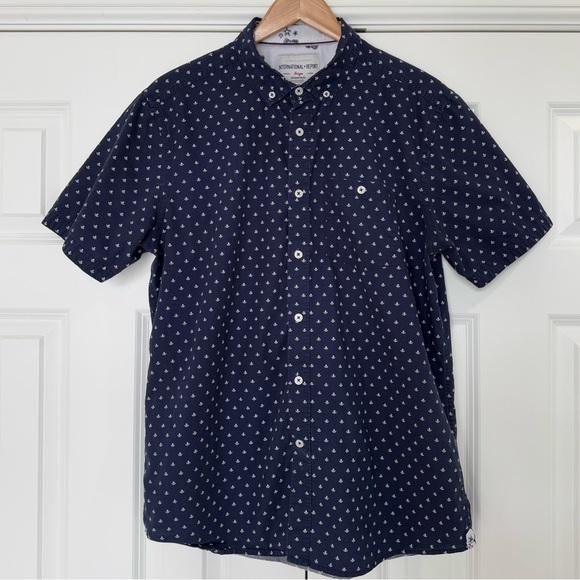 International Report Shirt Large Blue White Button Up Anchors Short Sleeve - Picture 1 of 9